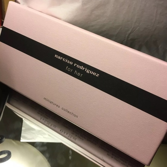 Mini Narciso Rodriguez Set - Picture 2 of 3